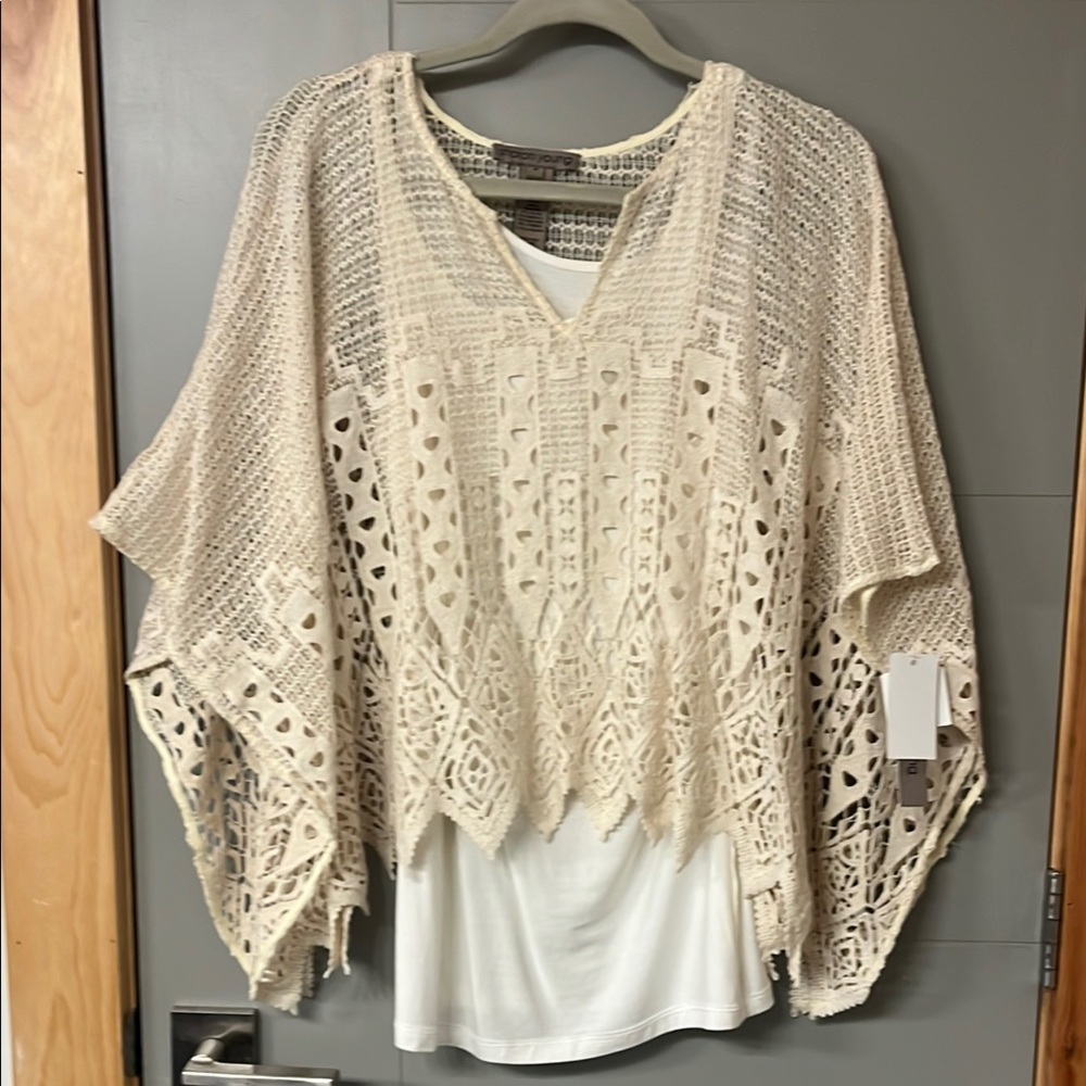 Sharon Young Knit Cape top med